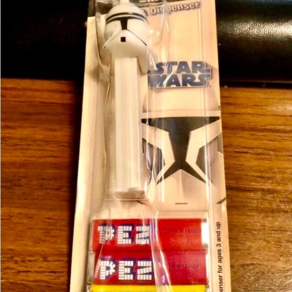 PEZ Star Wars Collectors Tin and Playing Cards and FREE GIFT! - Picture 6 of 6